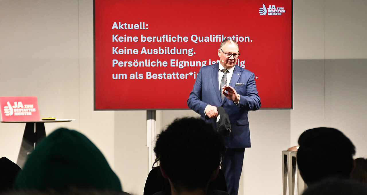 BDB-Vizepräsident Markus Maichle bei seinem Vortrag auf der Internationalen Handwerksmesse, Foto: ©BDB