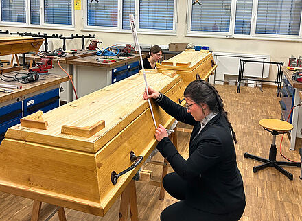 ©BDB Praktische Prüfung im Bundesausbildungszentrum der Bestatter in Münnerstadt