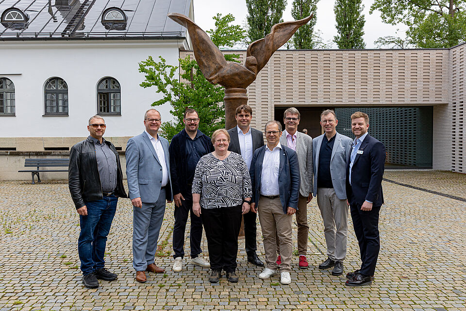 Gruppenbild, Kirche trifft Bestatterhandwerk | © Robert Kiderle